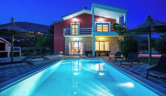 Villa near Split, private pool, completely private