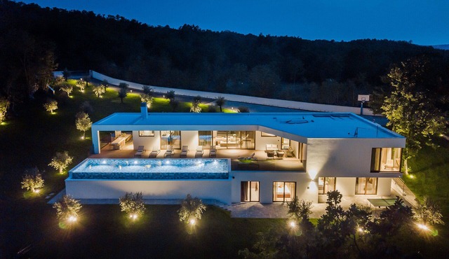 Villa Nicol Tireli by Istrabook