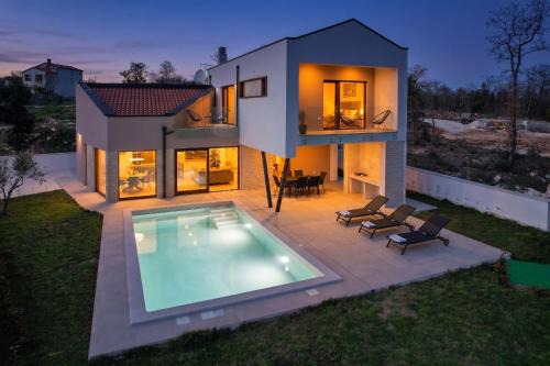 Villa Ogradina near Pula with sea view for 5 persons only 3 km from the Beach