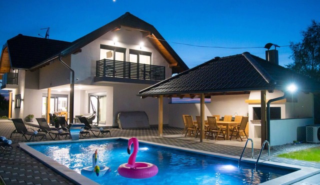 Villa Old Hills by Villas Guide