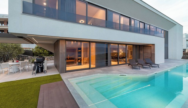 Villa Panoramica with heated pool and sauna (Kvarner - Vrbnik)