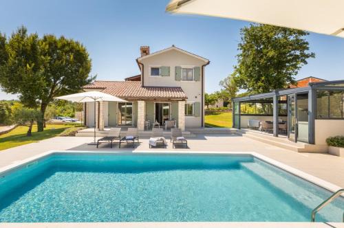 Villa Philia by Villsy - with heated salt water pool