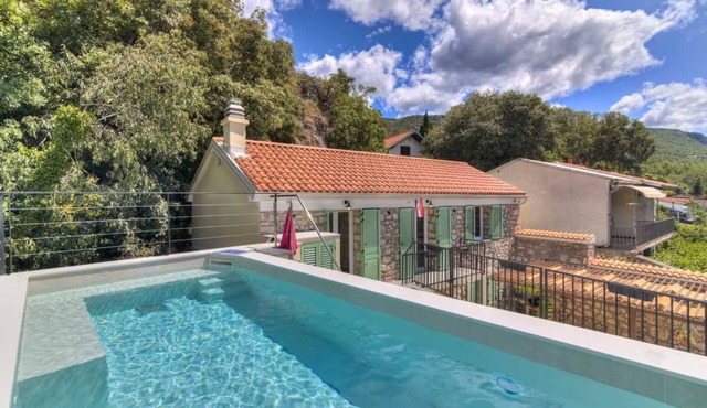 Villa Pool on Top by Aneo Travel