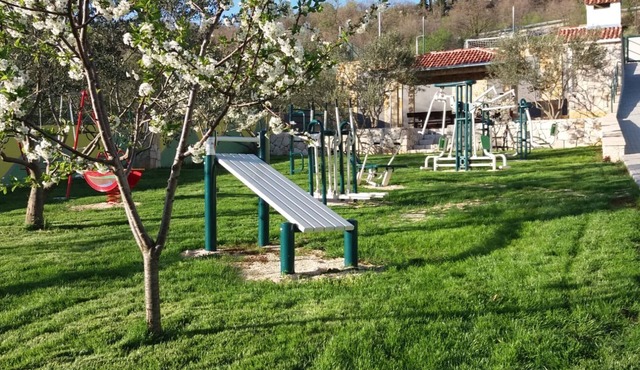Villa Popovića Dvori - Six Bedroom Villa with Pool