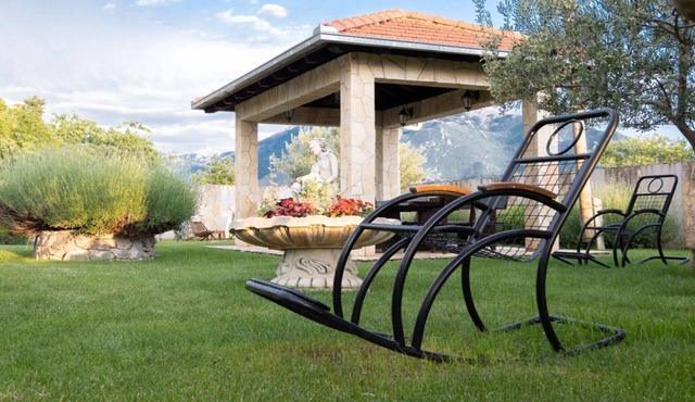 Villa Popovića Dvori - Six Bedroom Villa with Pool