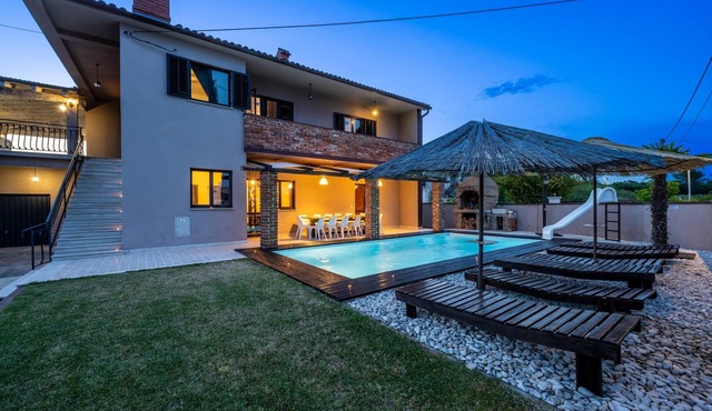 Villa Pupos with pool and jacuzzi