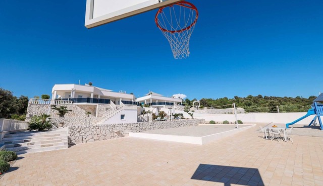 Villa Regina Bianca with Pool