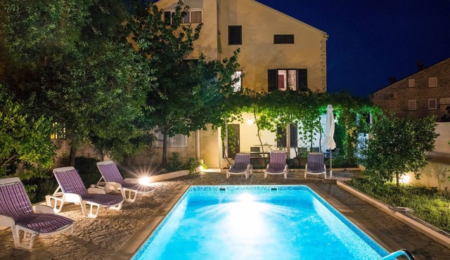 Villa Roza - One-Bedroom Apartment