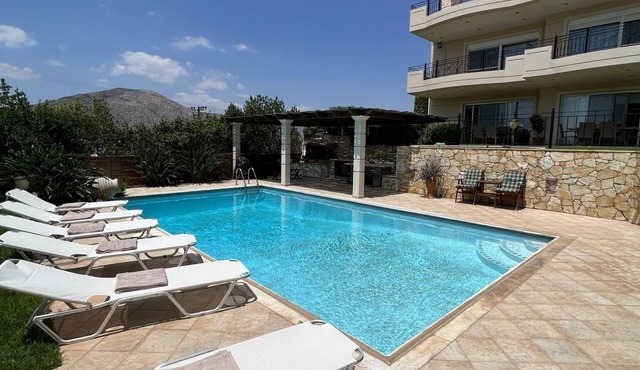 Villa Selene, Luxury Villas in Anavyssos