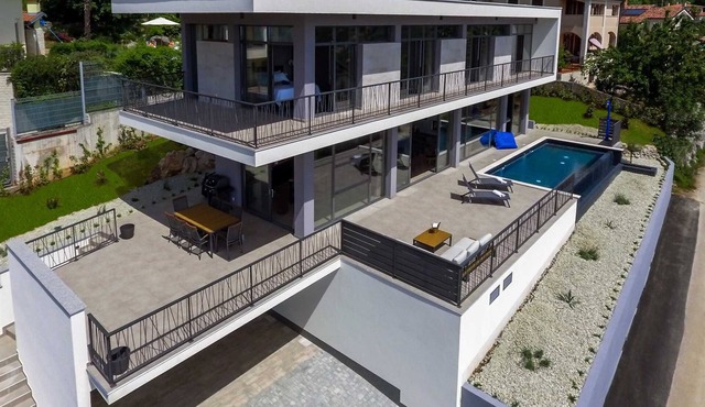 Villa Semper Fi with Pool