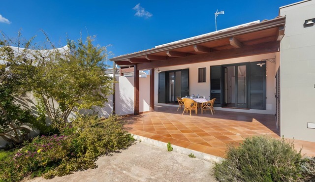 Villa 'Simona- Torre Lapillo' with Private Garden and Air Conditioning
