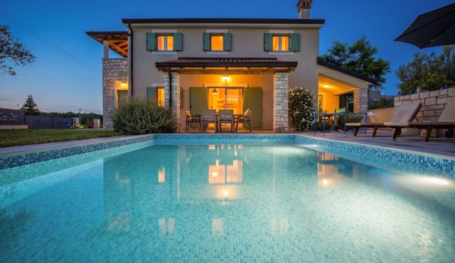Villa Stella Juricani for 6 people near Umag with private pool only 4 km from the beach