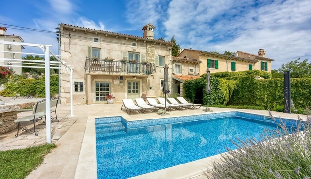 Villa Targeto with Sea View