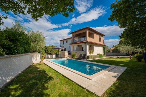 Villa Tina in Pinezići (Haus für 10 Personen)