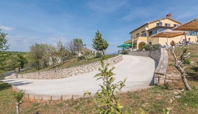 Villa Una Apartments