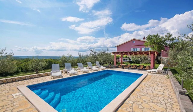 Villa Vale 5 bedroom house with swimming pool