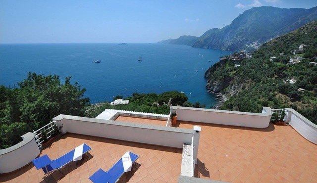 Villa Valeria with beach access- My Rental Homes