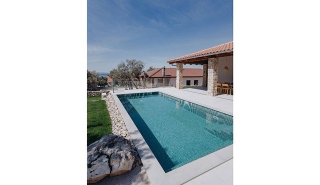 Villa with heated pool and sauna in olive grove
