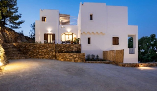 Villa with majestic views in Lakki, Leros (Portolago)