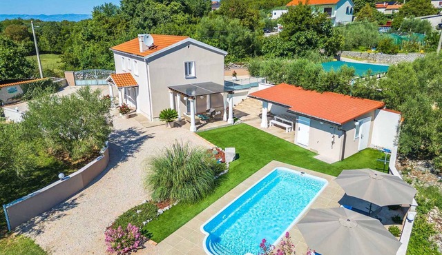 Villa with pool and garden