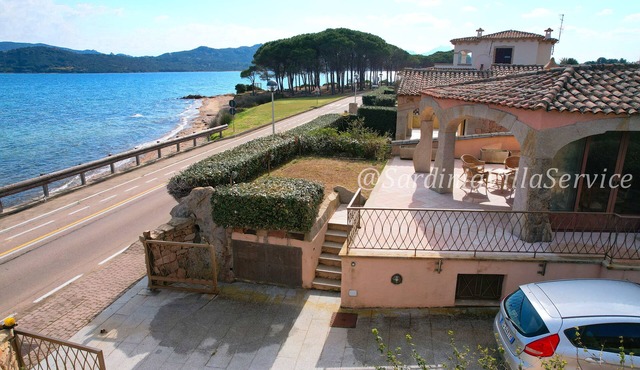 Villetta Ginepri - Villa with sea view in la Conia