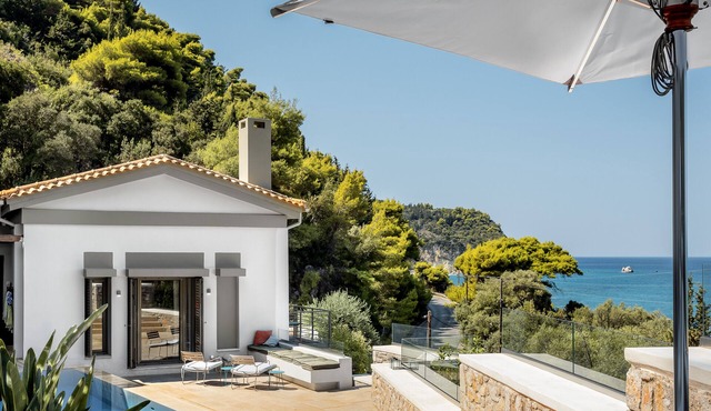 VinBlu Villa just a breath from the sea and the beautiful Agios Nikitas!