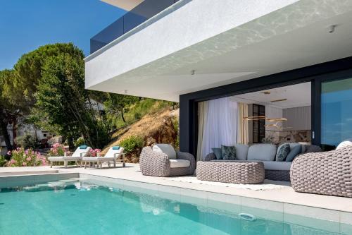 Vista Magica apartment with swimming pool