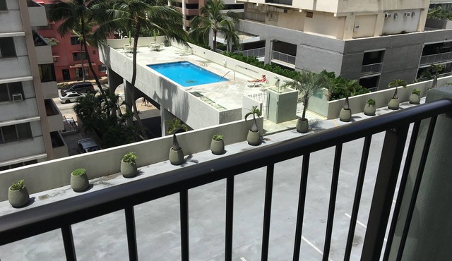 Waikiki Park Heights - 3 short blocks to Beach