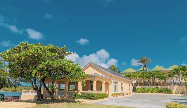 Wake up in paradise at this amazing villa for couples and families