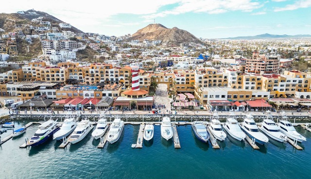 Water condo w/private terrace & best LOCATION in Los Cabos Marina Downtown.