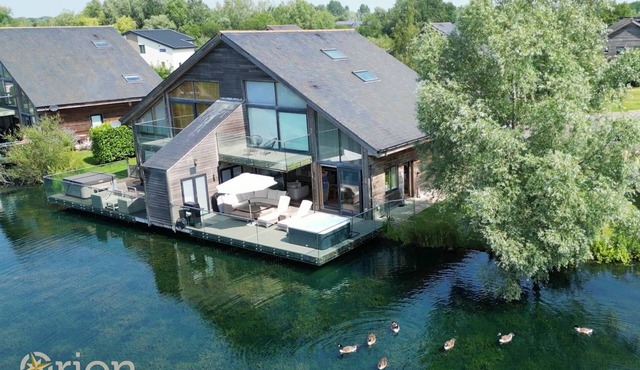Waters Edge 16, Heron Lodge - Lakeside Holiday Home, Hot Tub, Sleeps 8