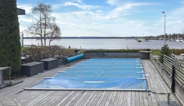 Welcome to a dream vacation in this pool house in the middle of the Swedish archipelago.