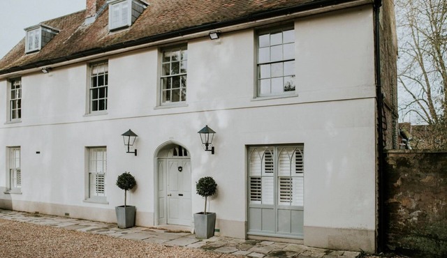 Wimborne House - Seven Bedroom Villa, Sleeps 16