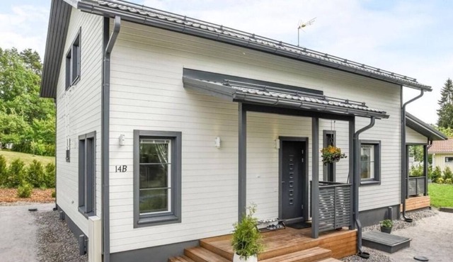Wonderful house at a lakecity near Helsinki& and the airport