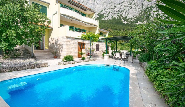 Wonderful private villa for 8 people with private pool, WIFI, A/C, TV and patio
