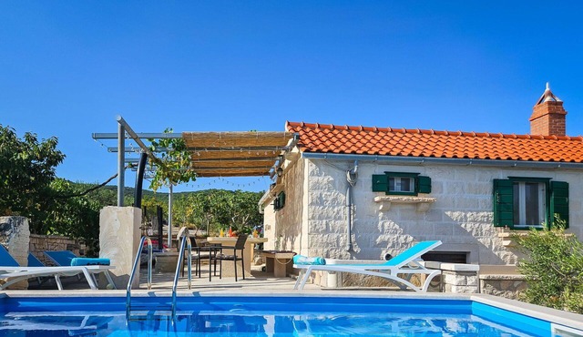 Wonderful private villa for 5 people with private pool, A/C, WIFI, TV, terrace and panoramic view