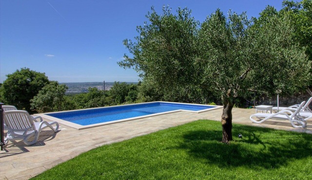 Wonderful private villa for 10 people with A/C, WIFI, private pool, TV, terrace and pets allowed