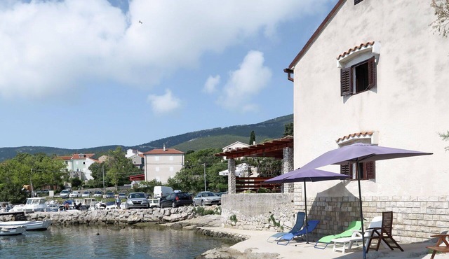 Wonderful private villa for 13 guests with WIFI, A/C, TV and terrace