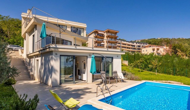Wonderful private villa for 10 guests with WIFI, private pool, TV, terrace and pets allowed