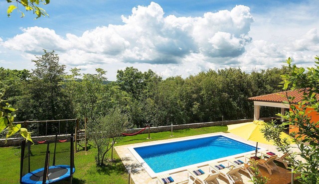 Wonderful private villa for 8 people with private pool, A/C, WIFI, TV, terrace and pets allowed