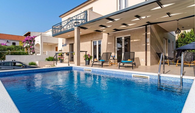 Wonderful private villa for 8 people with WIFI, A/C, private pool, TV and terrace