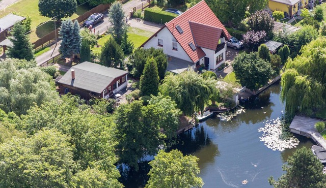 Wonderful waterfront property directly on the Havel River with its own jetty and boat.