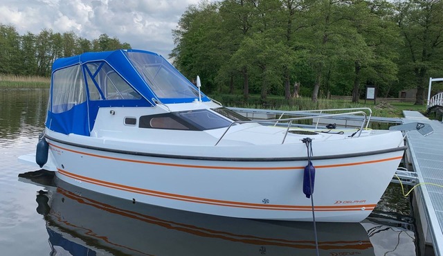Yacht Pedro Levanto 32 for 2 + 2 people.