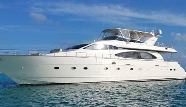 Your own yacht in the mayan Riviera, for you to enjoy the