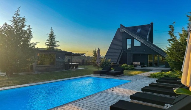 Zoe Luxury House