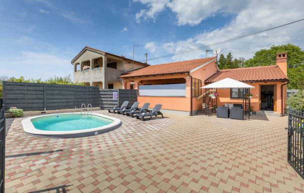 2 bedroom accommodation in Vodnjan