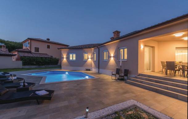 3 bedroom accommodation in Labin
