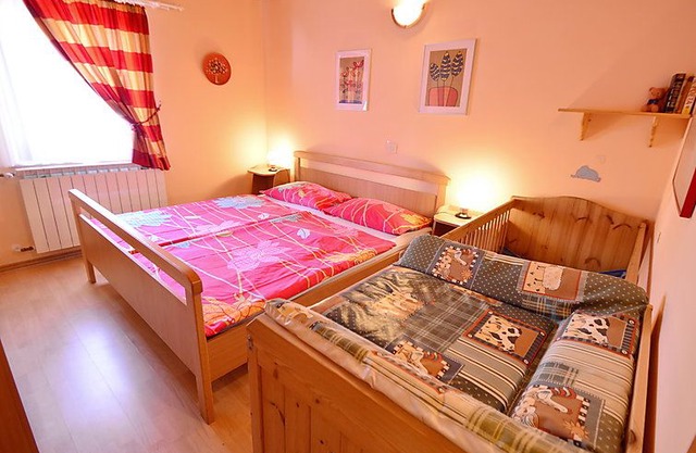 5 bedroom Villa, sleeps 11 in Lovran with Pool, Air Con and WiFi