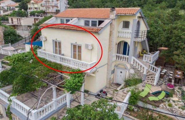 Apartment in Crikvenica with sea view, terrace, air conditioning, Wi-Fi (4628-56)