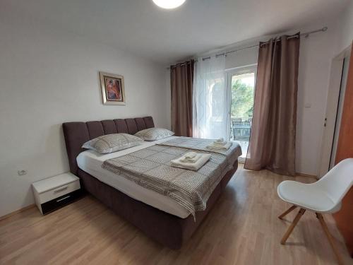 Apartments with parking space Mundanije, Rab - 4953
